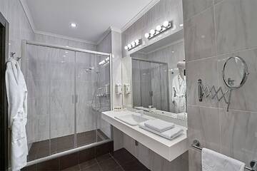 Фото номера Стандартный Премиум Гостиница Art Hotel 4 г. Пермь 4
