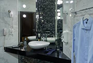 Фото номера Люкс Гостиница Art Hotel 4 г. Пермь 7