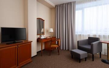 Фото номера Стандартный номер Гостиница Holiday Inn Perm г. Пермь 7