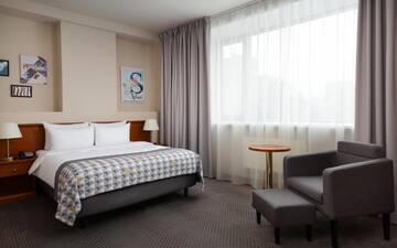 Фото номера Стандартный номер Гостиница Holiday Inn Perm г. Пермь 12