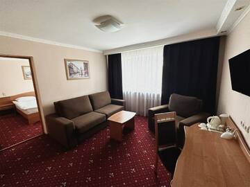 Фото номера Джуниор Сюит двухкомнатный Гостиница Прикамье г. Пермь 2
