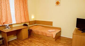 Фото номера Трехместный номер с собственной ванной комнатой Гостевой дом Inn Fontannaya г. Пермь 3