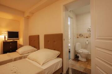 Фото номера 2-комнатный номер стандарт семейный Мини-отель  Albergo г. Пермь 6