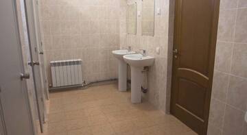 Фото номера Двухместный номер с 2 отдельными кроватями и общей ванной комнатой Гостиница на Васильева 3 г. Пермь 3