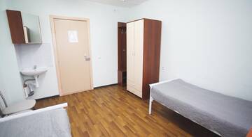 Фото номера Двухместный номер с 2 отдельными кроватями и общей ванной комнатой Гостиница Hostel Neftyanik г. Пермь 5