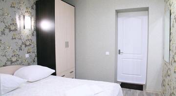 Фото номера Двухместный номер Делюкс с 1 кроватью и душем Гостевой дом Inn Ekonom г. Пермь 2