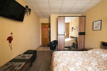 Фото номера Номер с кроватью размера «king-size»  Гостевой дом Adem Inn г. Пермь 4