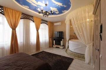 Фото номера Улучшенный двухместный номер с 1 кроватью Гостиница Gallyanna Hotel г. Пермь 4