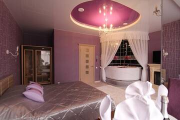 Фото номера  Двухместный номер Делюкс с 1 кроватью Гостиница Gallyanna Hotel г. Пермь 9